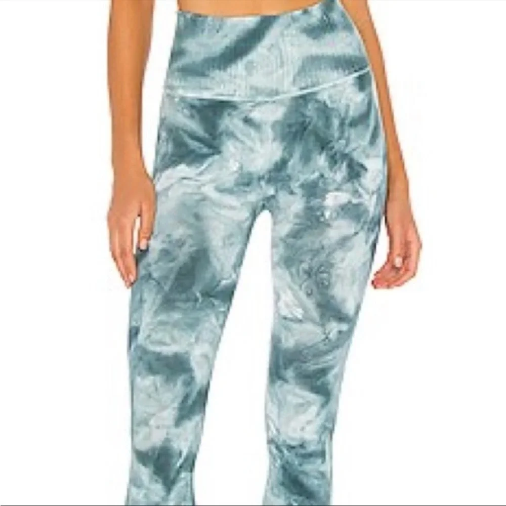 NWT Free People "Good Karma Tie Dye " Legging Ozark Mist Size XS/S Hard to get!! - Picture 1 of 5